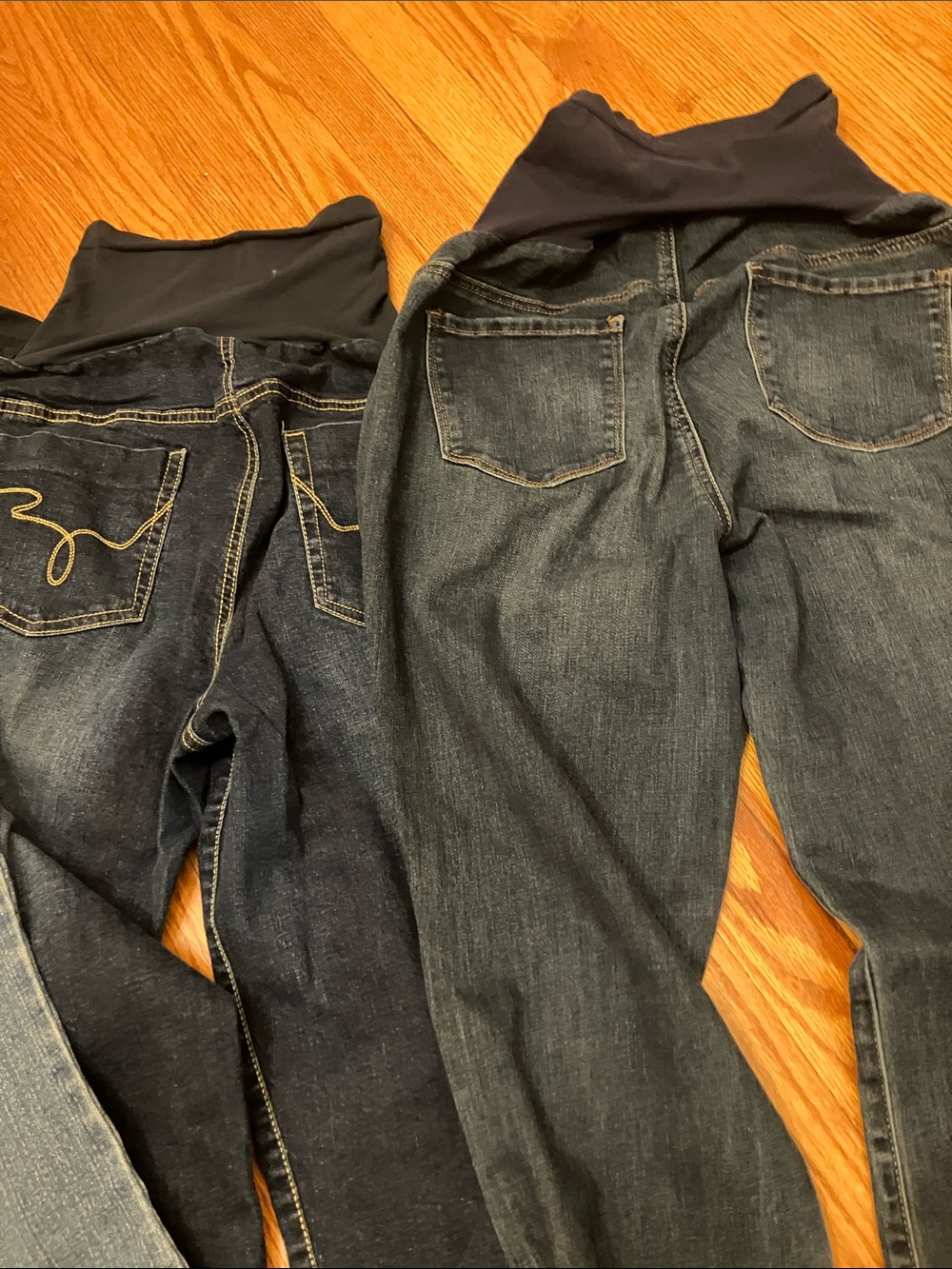 Maternity denim jeans - Picture 2 of 3